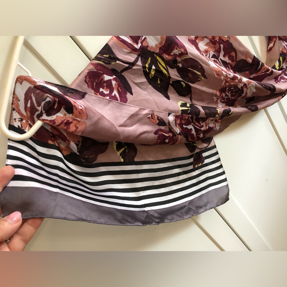 Vince Camuto Floral & Stripe Oblong Scarf 100% silk - Picture 3 of 11